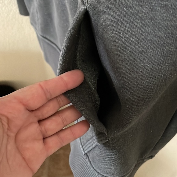 🧥 - Picture 7 of 7